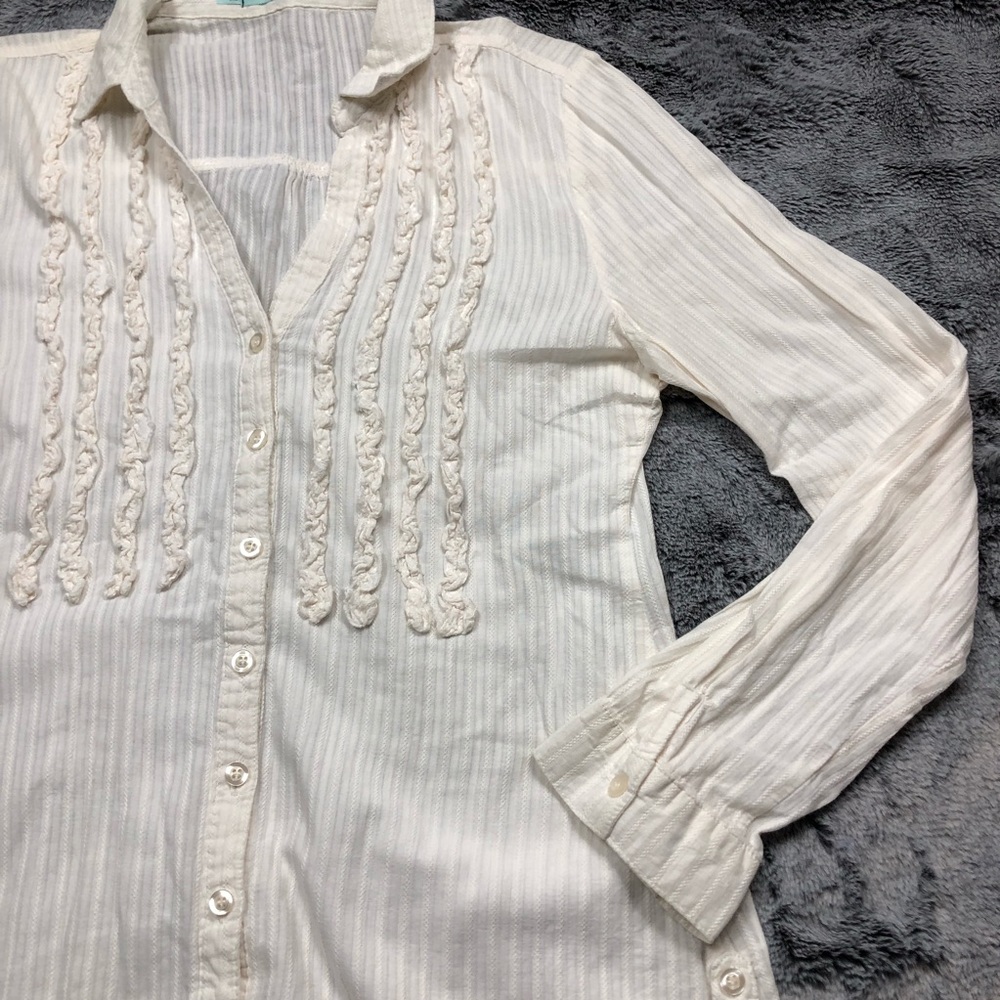 Maurices Cream Colored Tuxedo Slightly Sheer Blouse size Large - Picture 8 of 11